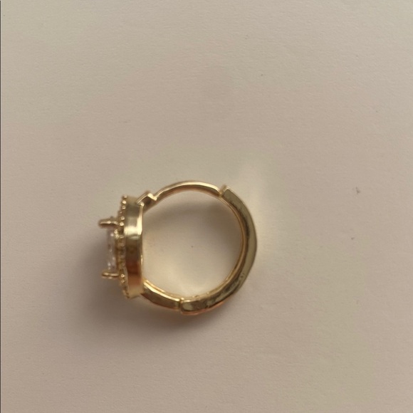 Elegant Gold Plated Earrings - Picture 2 of 4